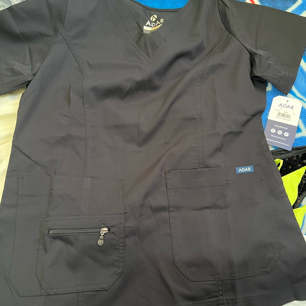 ADAR Pro Scrup Top Women Size: M